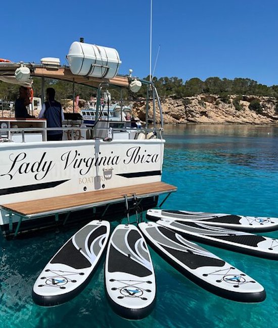 Lady Virginia bootverhuur met DJ-deck - Afbeelding 5