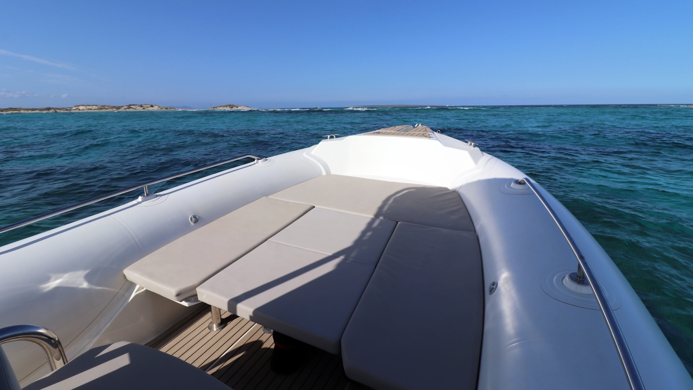 Capelli-Tempest-750-Luxe-day charter from Ibiza to Formentera