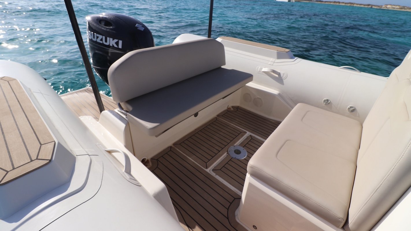 Capelli-Tempest-750-Luxe-day charter from Ibiza to Formentera