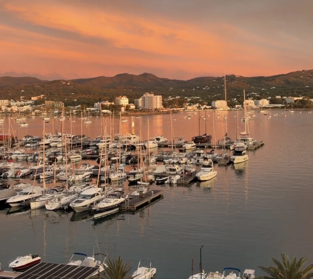 pink-sunset-ibiza-san-antonio